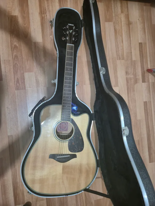 Yamaha FGX720SC