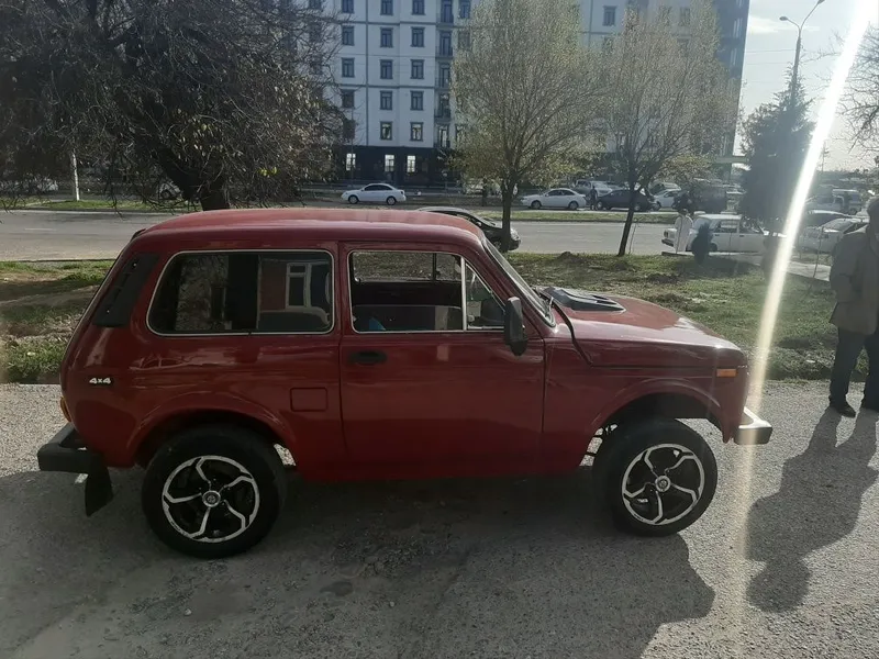 Срочно продаю ниву — фото 1