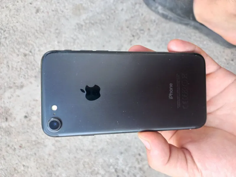 "iPhone 7 32GB. Коробка есть, аккумулятор 100%, отпечаток работает, iC — фото 3
