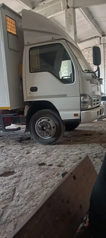 Isuzu sotiladi 2013 yil