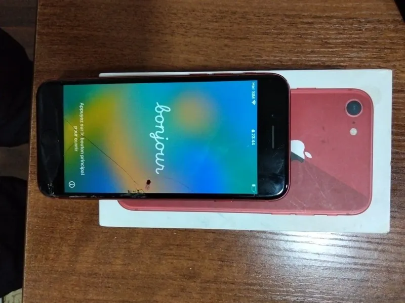 iPhone 8 sotiladi — фото 1