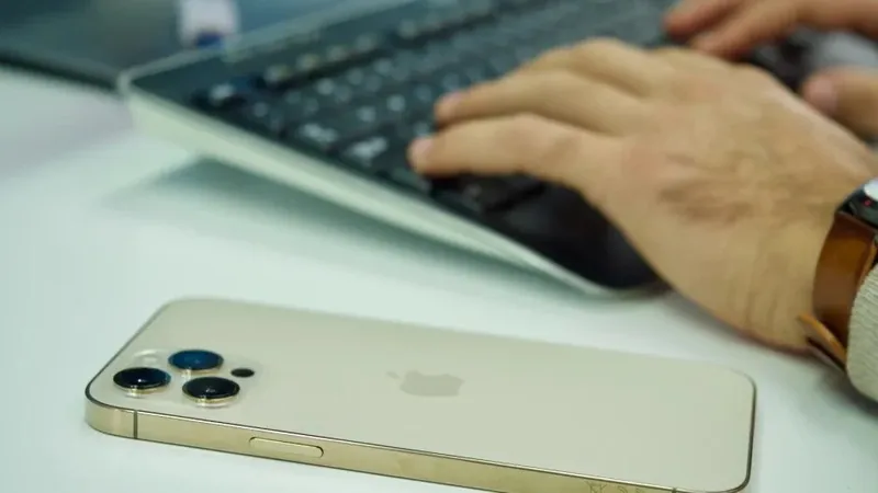 iPhone 12 Pro Gold, 2 SIM-карты 1 iPhone 12 Pro Gold, 2 SIM-карты 1