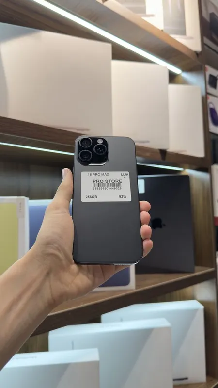 iphone 16 pro max naxtka 1