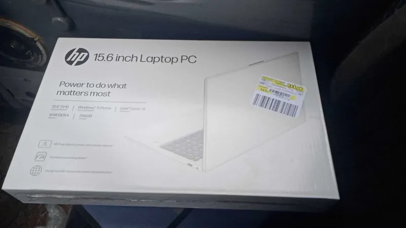 HP Noutbuk Yangi ochilmagan 15.6 FHD Windows 11 Inter core i3 8/256