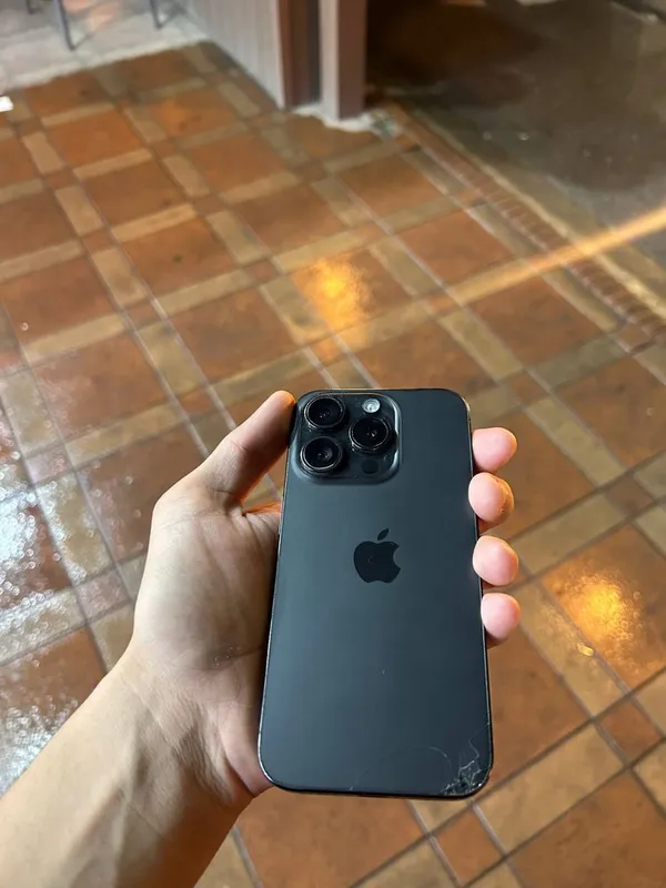 Iphone 15pro sim/esm