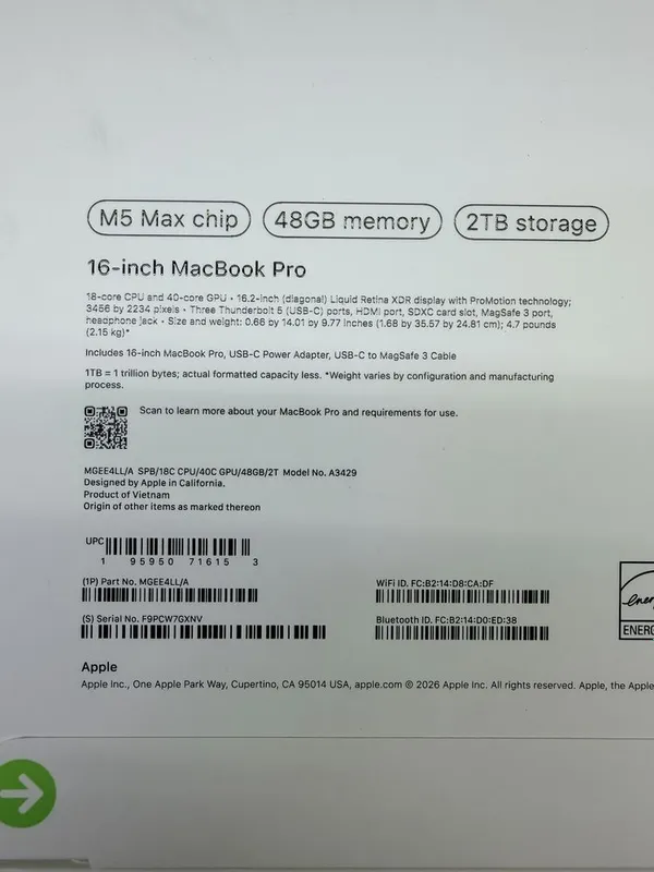 Macbook Pro 16 inch 48/2TB M5 max