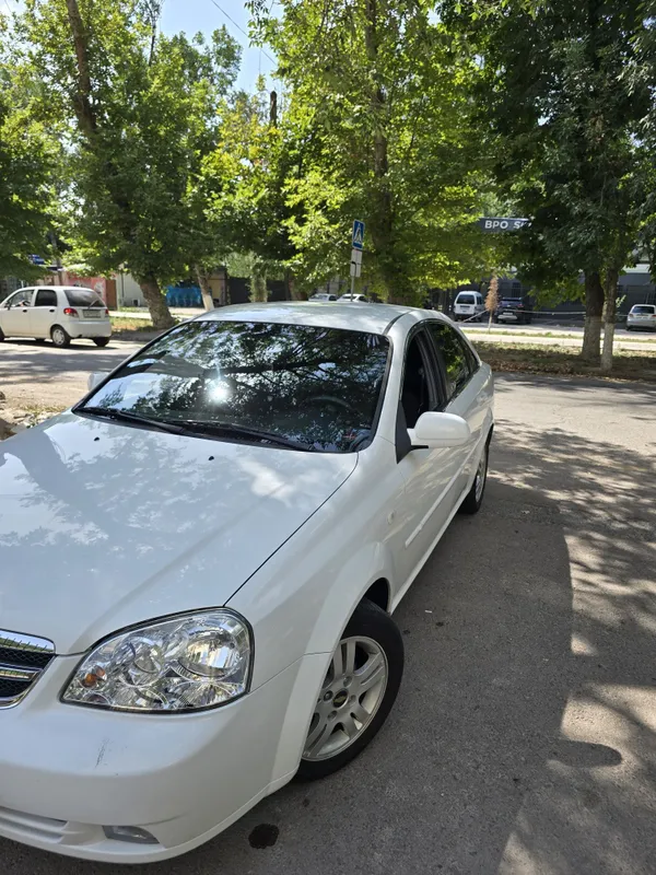 Продаётса ласетти 1