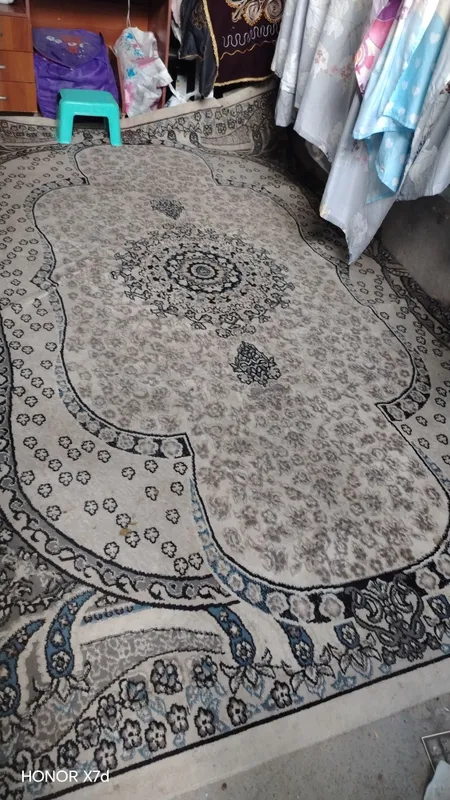 Gilam sotiladi 2.50 ga 3.50 razmer xolati urta — фото 2