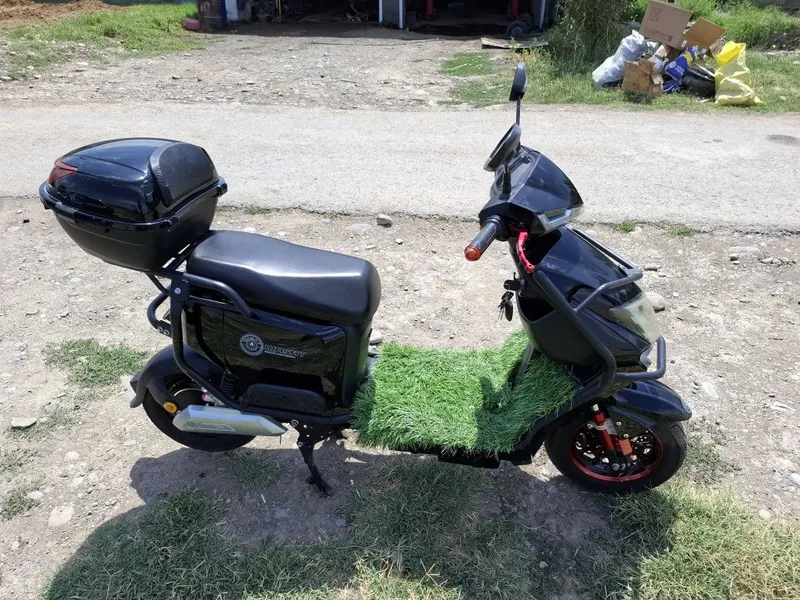 Skuter super gidravlika tormoz oldi orqa 72 v 6ta akumlatorli 4