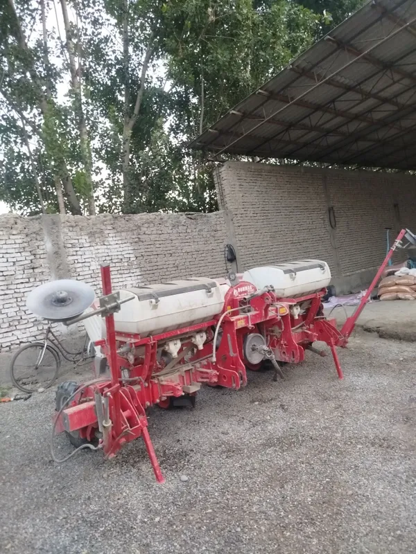 Selka DUNMAK MAKINA model:260 konyak 4 qatorli yili 2023 holati alo 4 Selka DUNMAK MAKINA model:260 konyak 4 qatorli yili 2023 holati alo 4