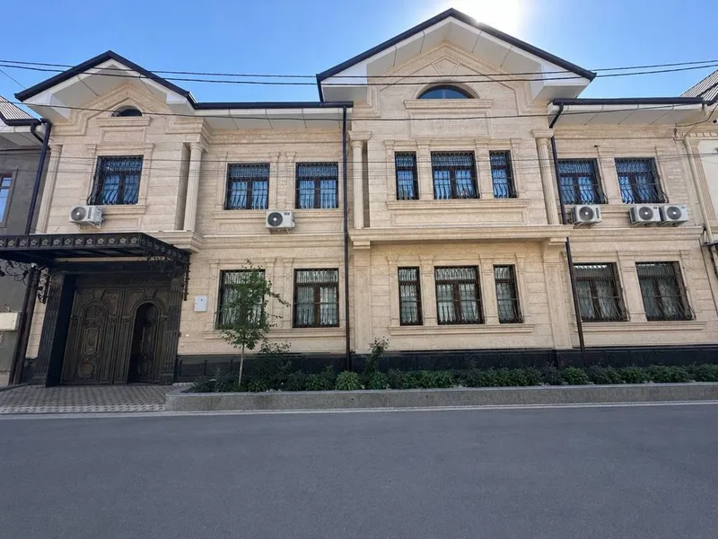 Учтепа туманида 4 соток уй мебель техникалари билан катта оила учун 1