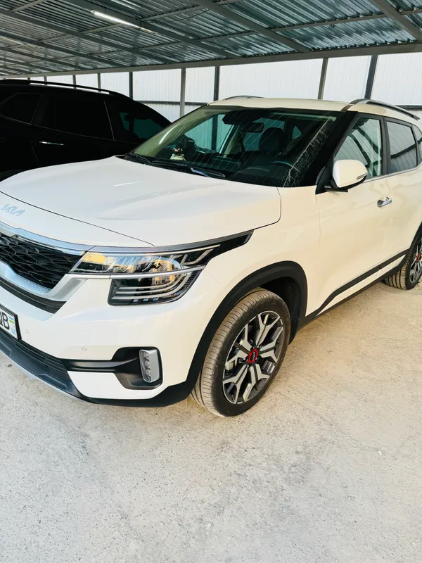 Продается KiA Seltos 4 позиции 2022 года Продается KiA Seltos 4 позиции 2022 года