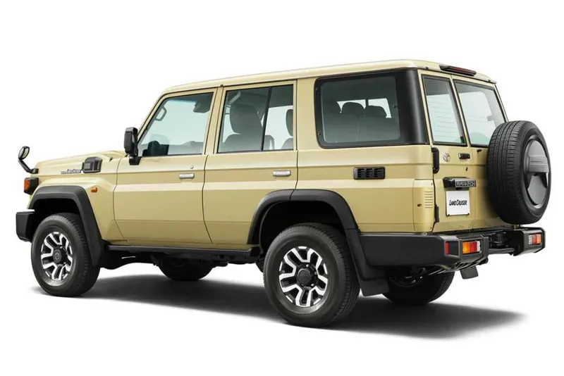 Toyota Land Cruiser 70 — фото 1