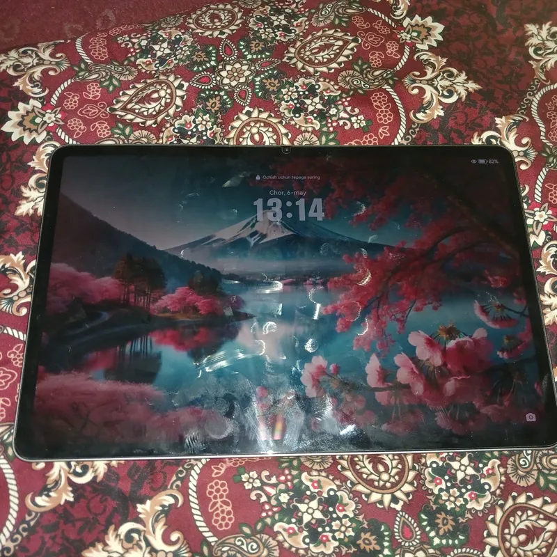 Flanshid sotiladi honor pad 10 hotira 256 ram 8,0 GB