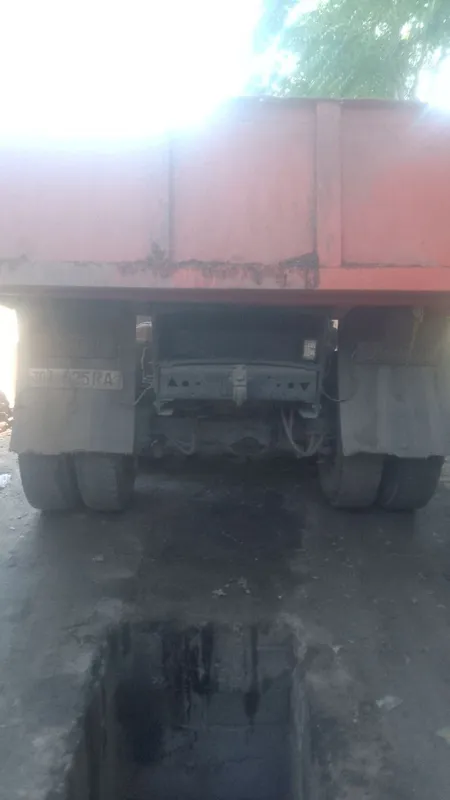 Kamaz samosval sotiladi xolati yaxshi yurip turipti Kamaz samosval sotiladi xolati yaxshi yurip turipti