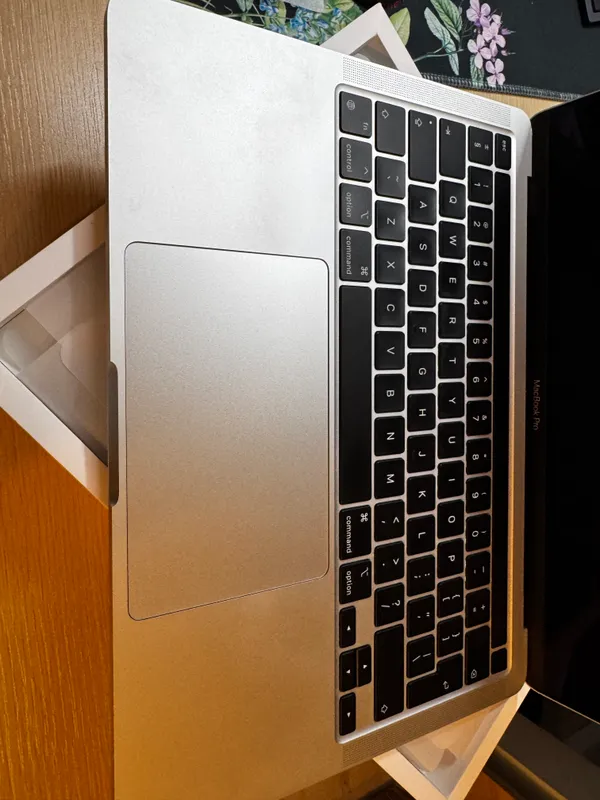 MacBook Pro M2 13, 16/256 3 MacBook Pro M2 13, 16/256 3