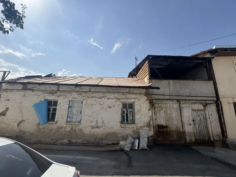 Uchastka sotiladi kadastr va hujjatlari tayyor. Manzil Qibray tumani 8