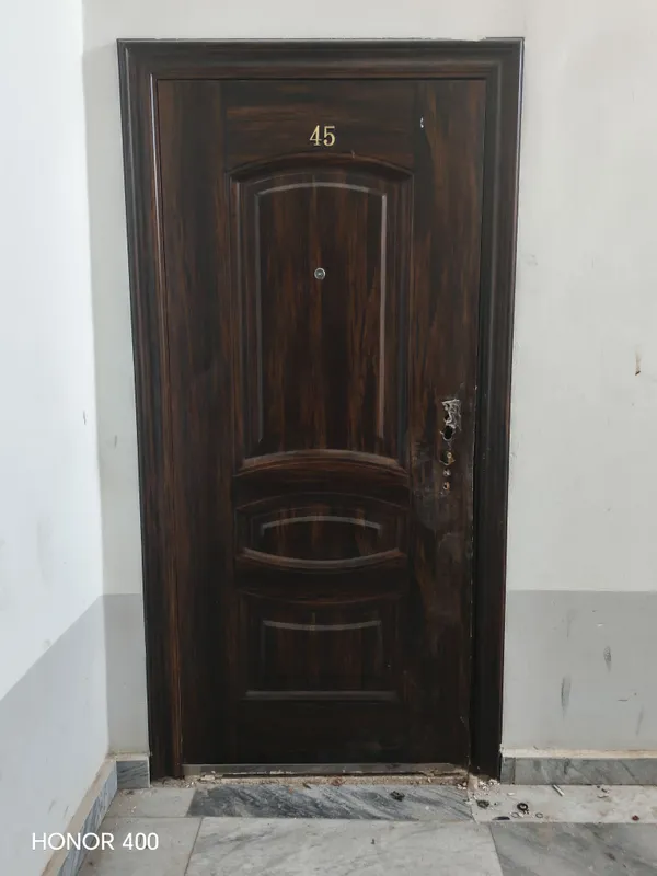Продаётся дверь 2 Продаётся дверь 2