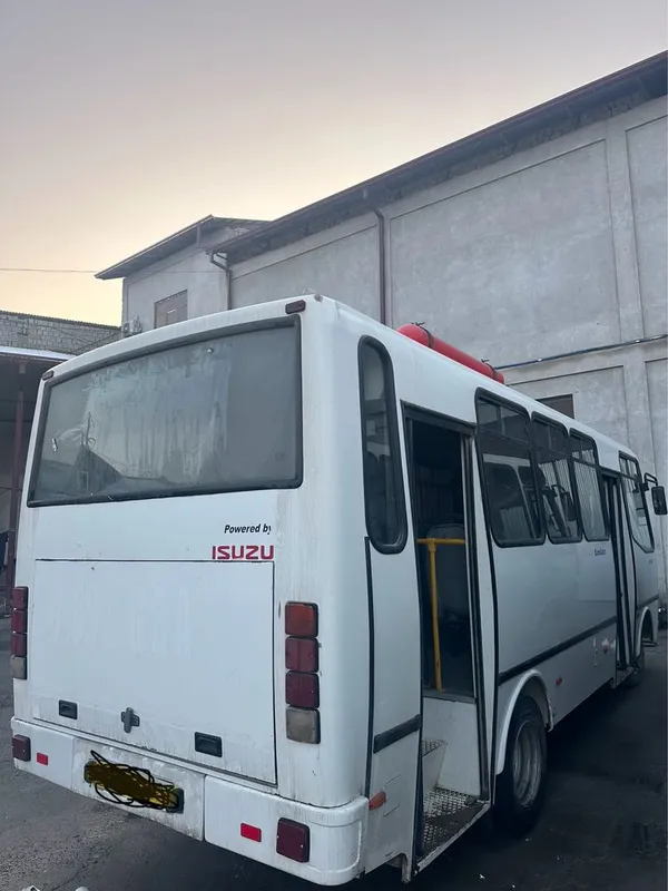 Isuzu HC40 zo’r xolatda — фото 3