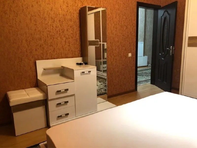 2-комнатная квартира, 80 м², 4/4 этаж (вторичка) — фото 1
