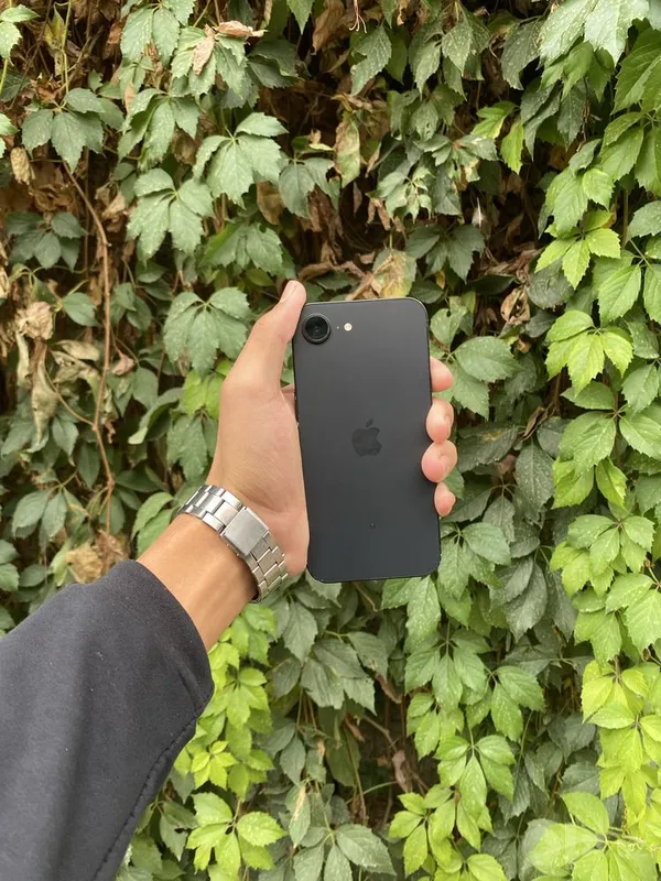 Iphone 16 E 128 gb 1 Iphone 16 E 128 gb 1