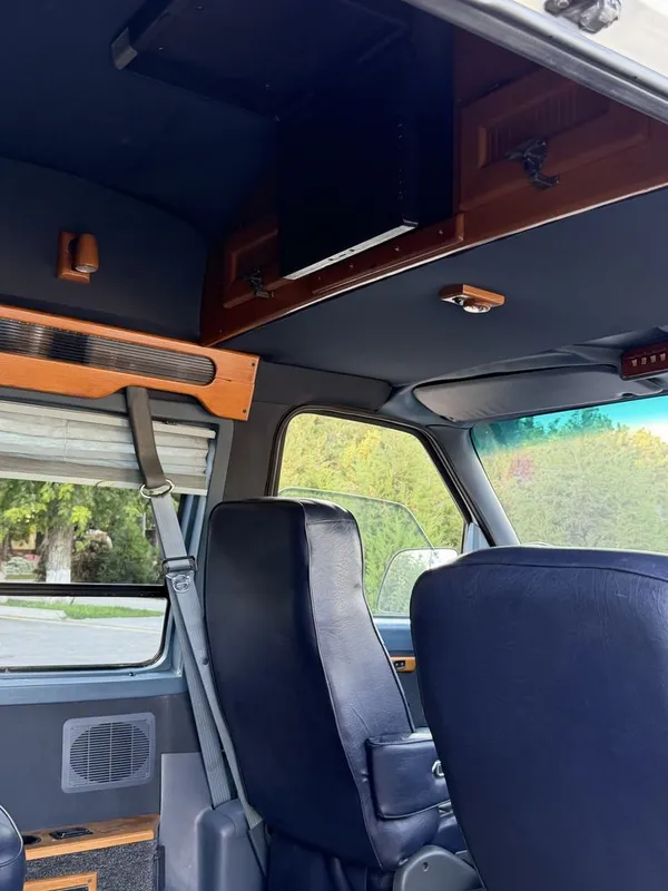 Ford Econoline Antikvar Hi limusine 6 Ford Econoline Antikvar Hi limusine 6
