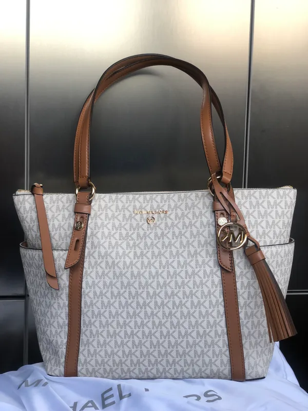 Продаётся новая сумка оригинал MICHAEL KORS — фото 1