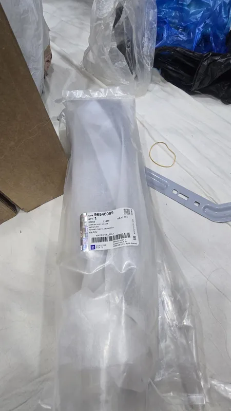 Стойки между дверями Chevrolet Gentra GM оригинал 5 Стойки между дверями Chevrolet Gentra GM оригинал 5