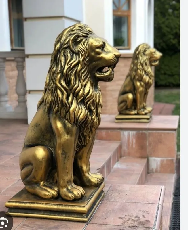 Скульптуры Королевских Львов 1