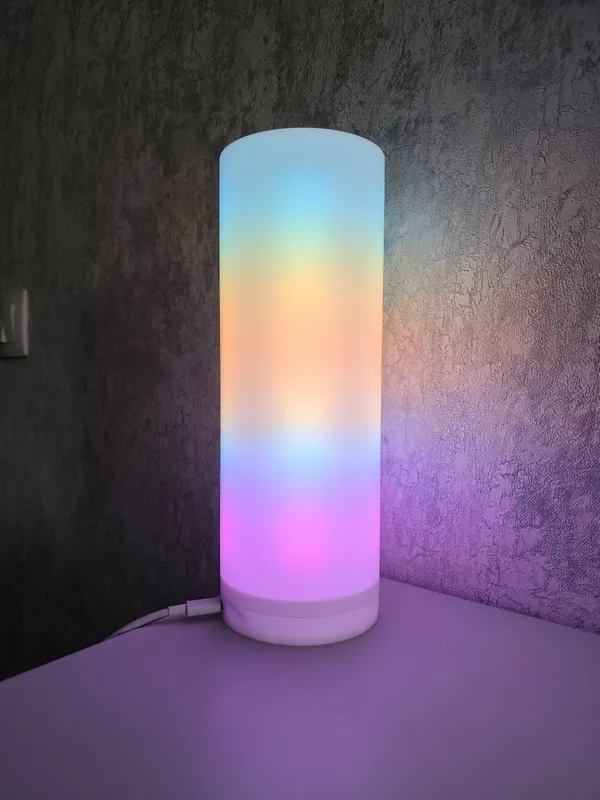 Радужная RGB лампа с сенсорным управлением. Радужная RGB лампа с сенсорным управлением.