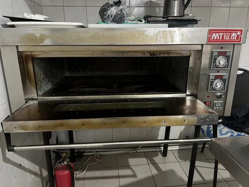 Pechka sotiladi.Katta xitoyniki.Slyb