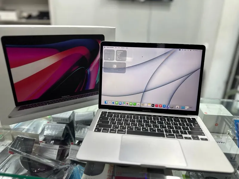 Macbook pro m2 13