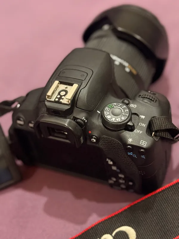 Продаю личный фотоаппарат Canon 700D полупроф 2 Продаю личный фотоаппарат Canon 700D полупроф 2