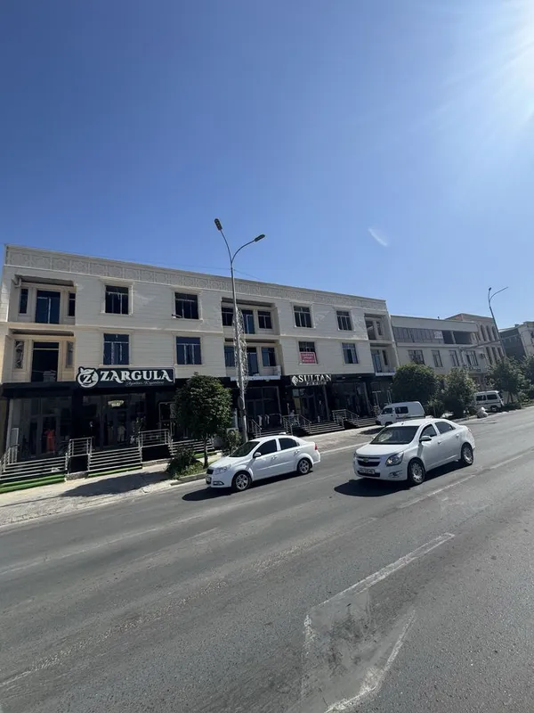 Namozgoxda 2 va 3 qavat bino ijaraga beriladi 4