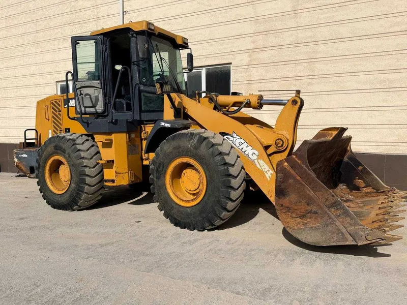 Фронтальный погрузчик XCMG LW500FN