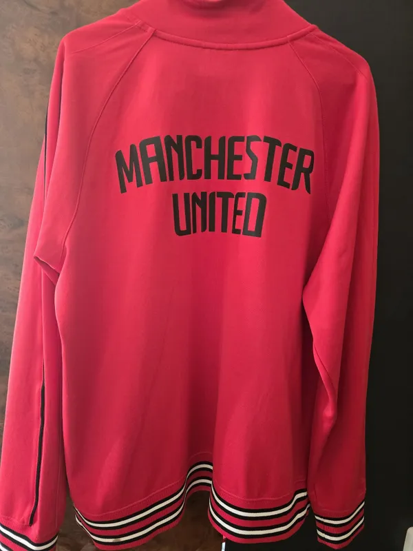 Оригинальная олимпийка Manchester United от Nike — фото 1 Оригинальная олимпийка Manchester United от Nike — фото 1