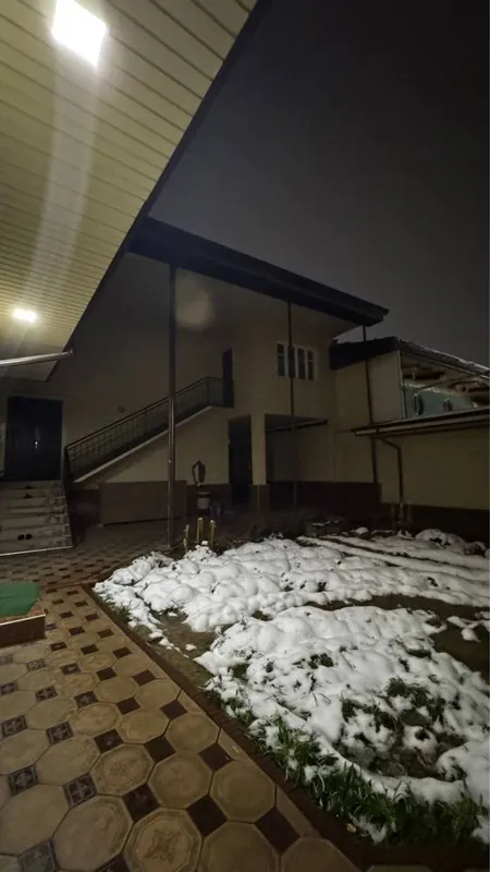 Yakkasaroy rayon 3.3 sotix uy srochna sotiladi