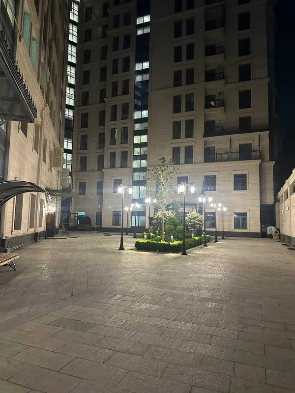 Сдается в аренду подземное парковочное место гараж в центре, ор. акай — фото 1
