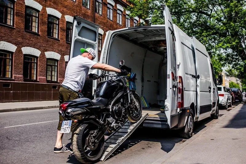 Мото эвакуатор Moto evakuator Motorcycle tow truck Мото эвакуатор Moto evakuator Motorcycle tow truck