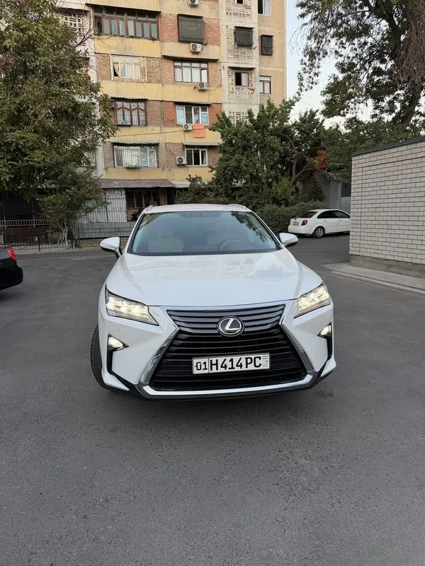Lexus RX200t, в идеальном состоянии, 2016 год, 161 тыс. км 1 Lexus RX200t, в идеальном состоянии, 2016 год, 161 тыс. км 1