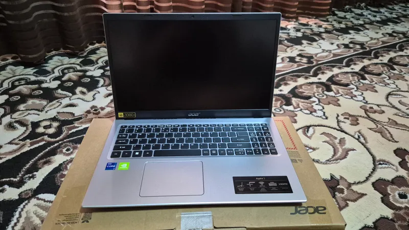 Acer aspire 3 core i7 1 Acer aspire 3 core i7 1