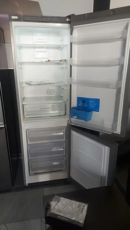 Ideal holatdagi Indesit muzlatgichi 2 Ideal holatdagi Indesit muzlatgichi 2
