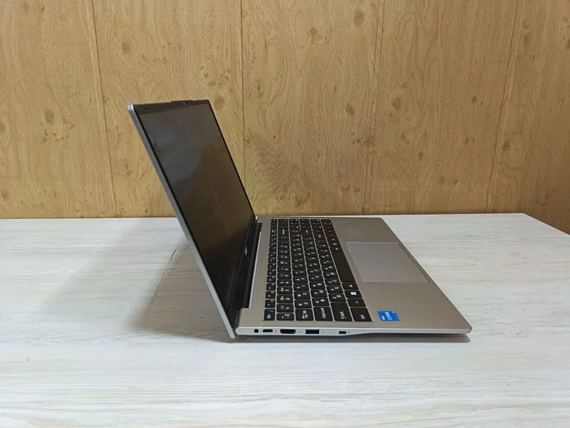 Ноутбук Acer с Intel Core i3-1305U