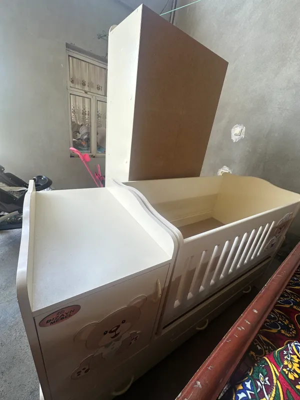 Yangi holatdagi bolalar mebel komplekti 3 Yangi holatdagi bolalar mebel komplekti 3