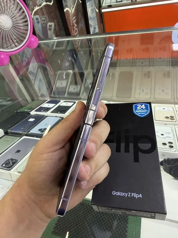 Z Flip 4 256 Aybi Ohirgacha yopilmidi 4 Z Flip 4 256 Aybi Ohirgacha yopilmidi 4