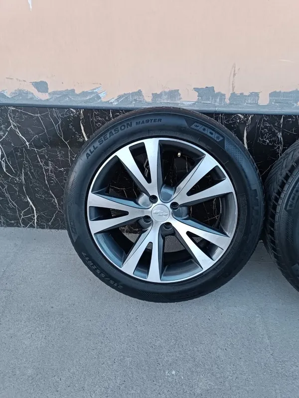 Kaptiva Diska Balon Sotiladi 215 55 R17 Holati ideal — фото 4