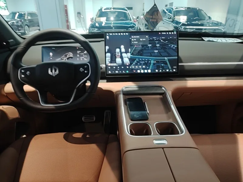 Leapmotor D19, 500km gibrid 7 oʻrindiqli 4 Leapmotor D19, 500km gibrid 7 oʻrindiqli 4