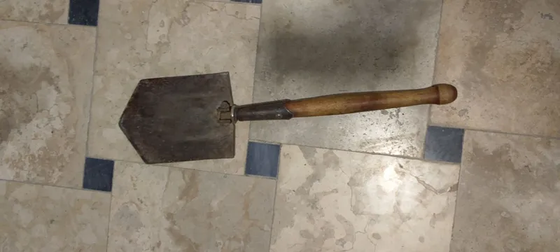 Lapotka sotiladi Lapotka sotiladi