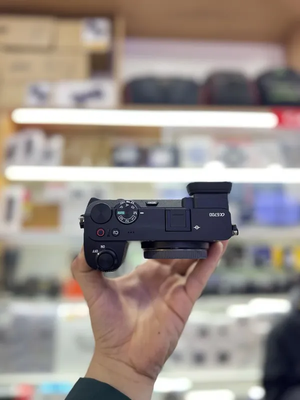 Sony 6700 + sony 18-135 kit 3