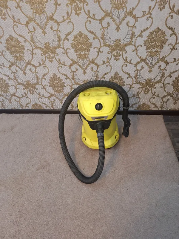 Продаётся KARCHER. Работает хорошо. Состояние хорошее..